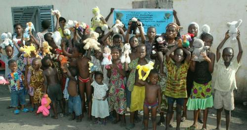 Spenden Verteilung in Togo 16.03.16.JPG 01