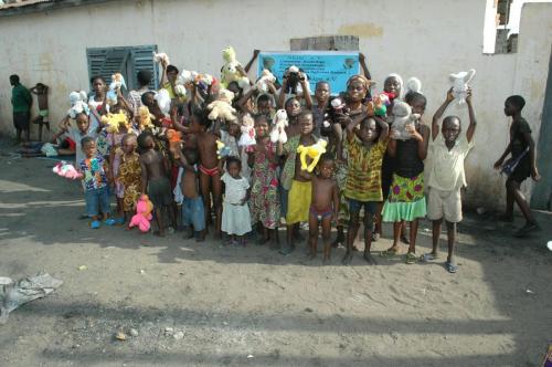 Spenden Verteilung in Togo 16.03.16.JPG 02